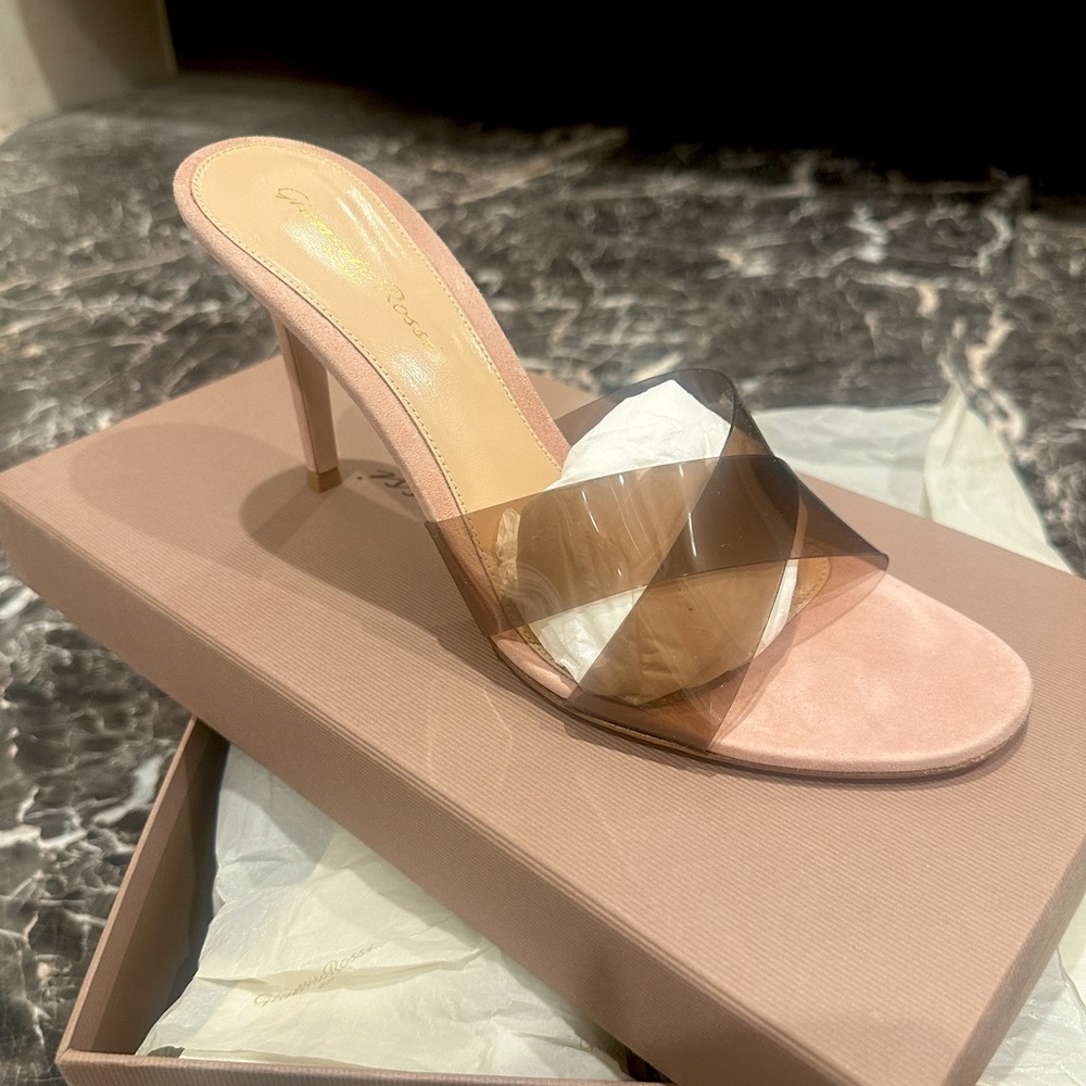 Gianvito Rossi, soft pink/brown heels